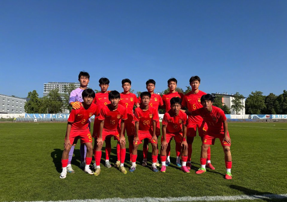 世界杯赛事直播平台-U15国足2-0意大利 建队后正赛首胜 留洋红星开场9分钟双响+一条龙